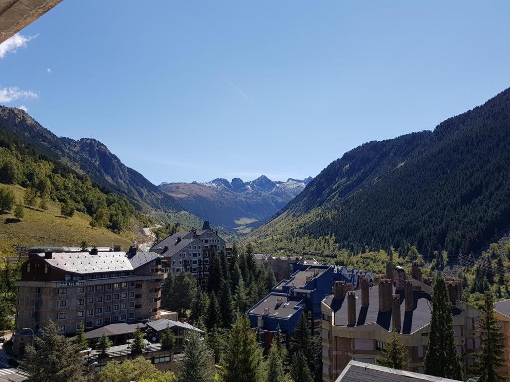 Appartement Apartamento Aguilera à Naut Aran Extérieur photo