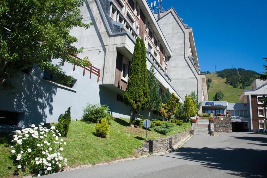 Appartement Apartamento Aguilera à Naut Aran Extérieur photo